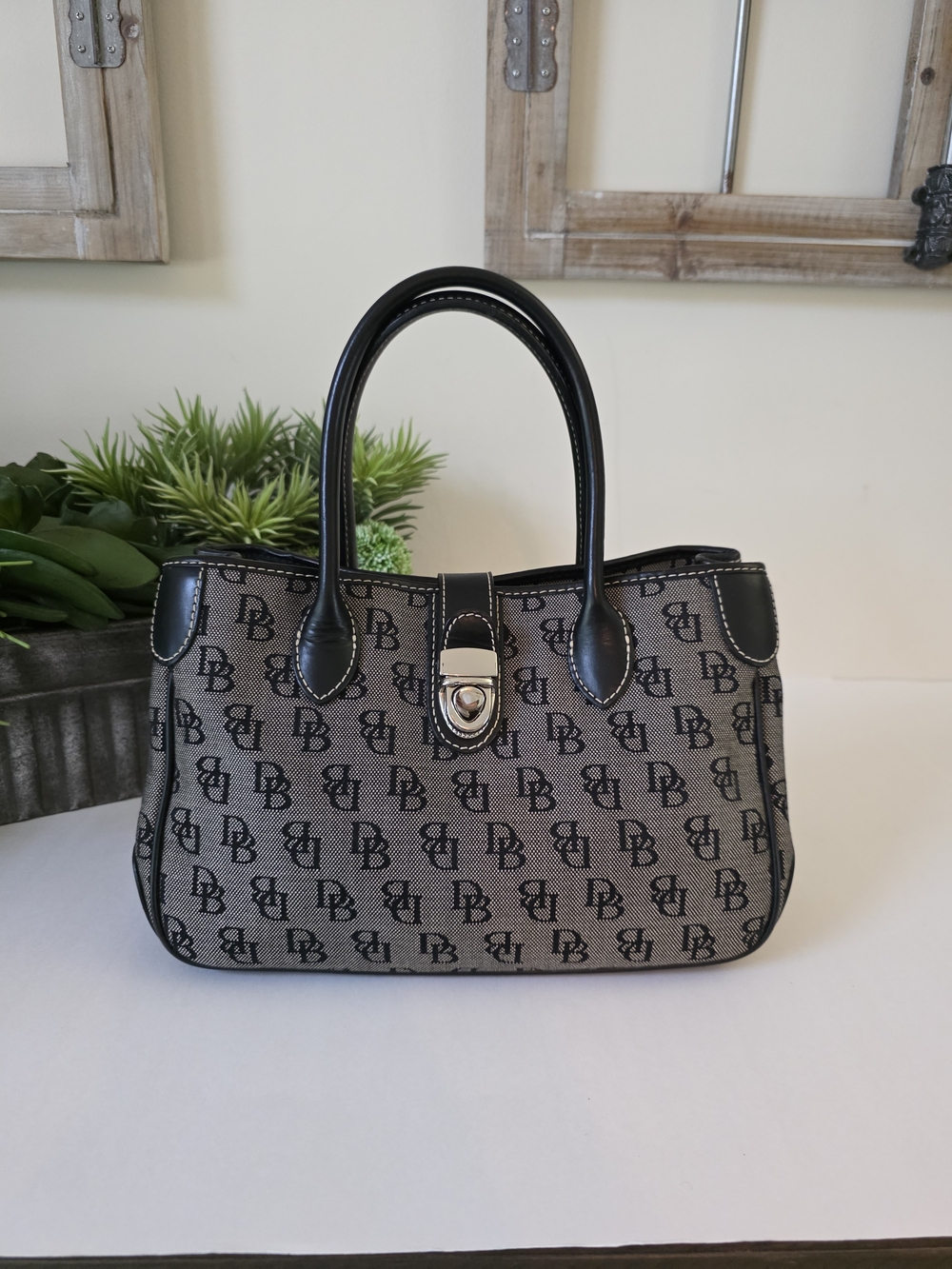 Dooney & Bourke Janine Satchel Crossbody Bag Matching Wallet Black Signature - Picture 3 of 15
